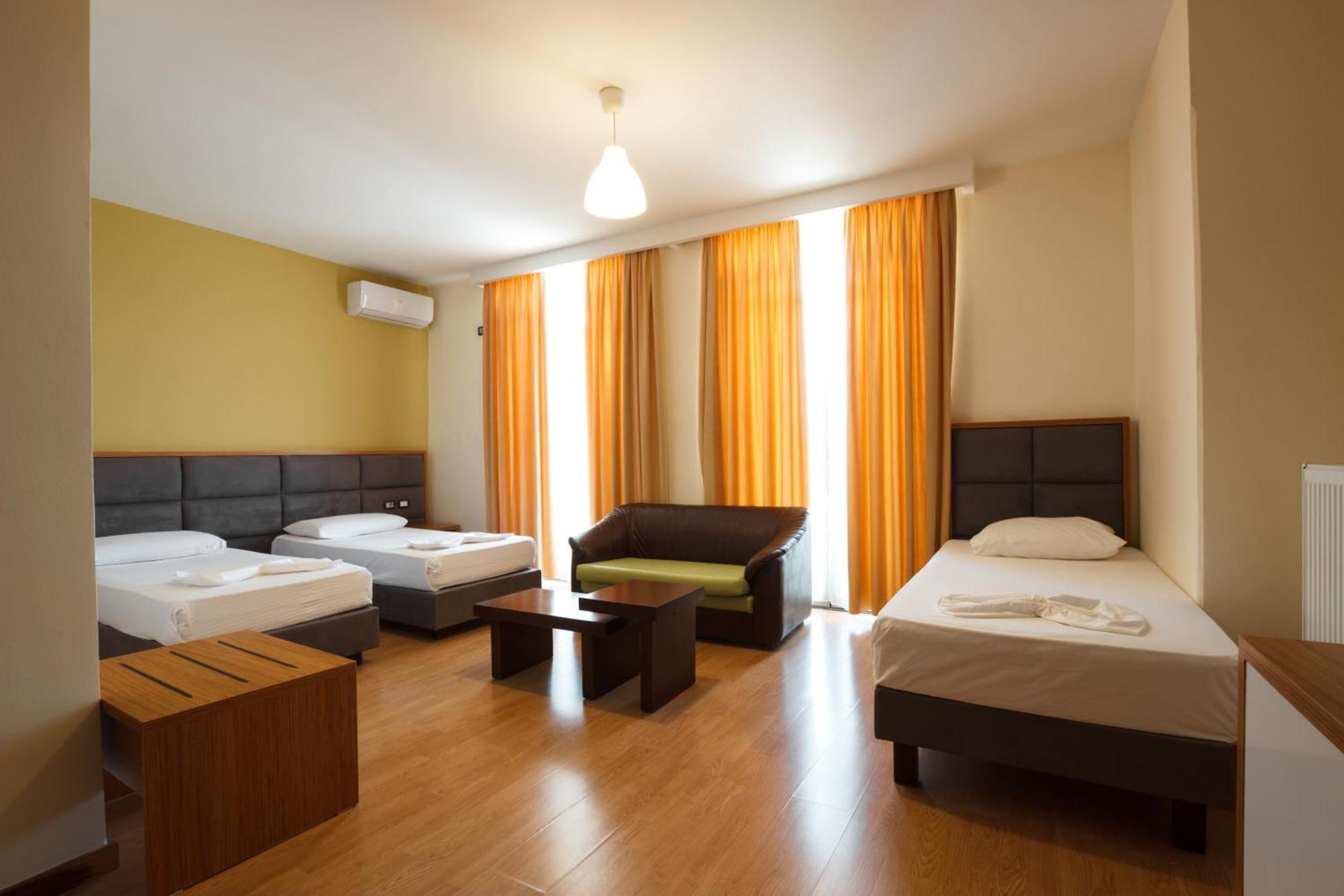 Hotel Cajupi Gjirokastër Esterno foto